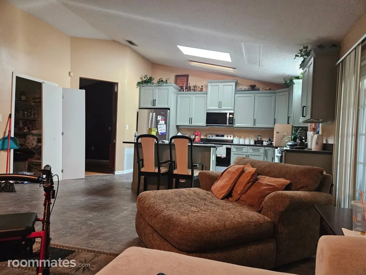 Profile photo 6 of 12