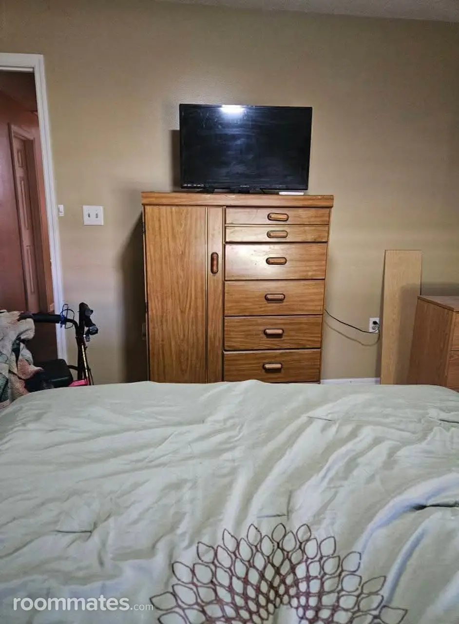 Profile photo 9 of 12