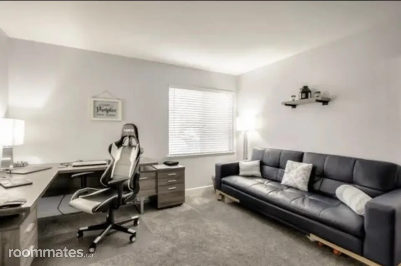 Profile photo 1 of 7