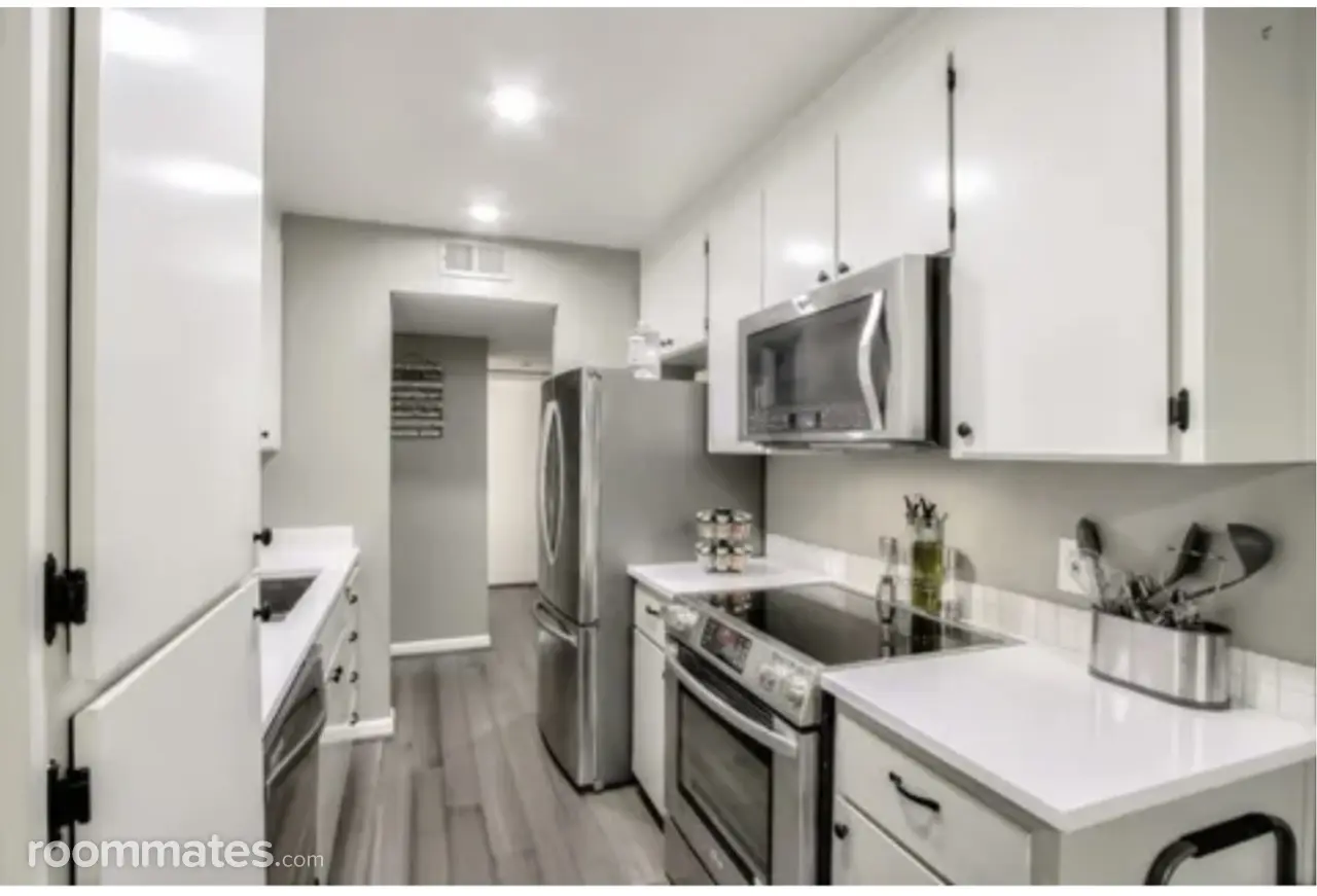 Profile photo 6 of 7