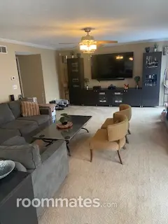 Room for rent in Cincinnati, OH $1000, house