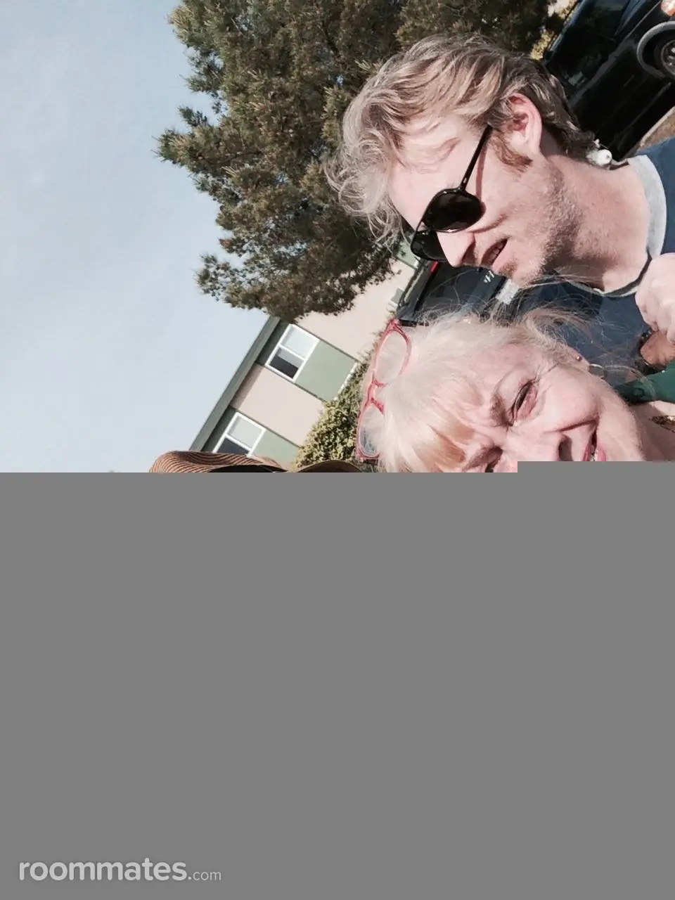 Profile photo 8 of 16