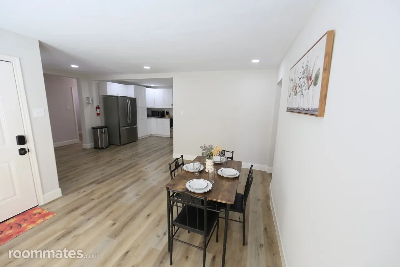 Profile photo 1 of 3