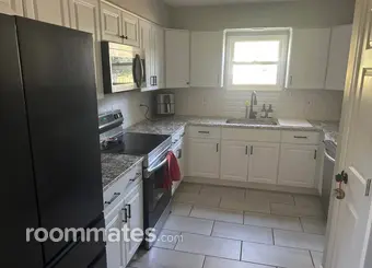 Room for rent in Shawnee, KS $950, house