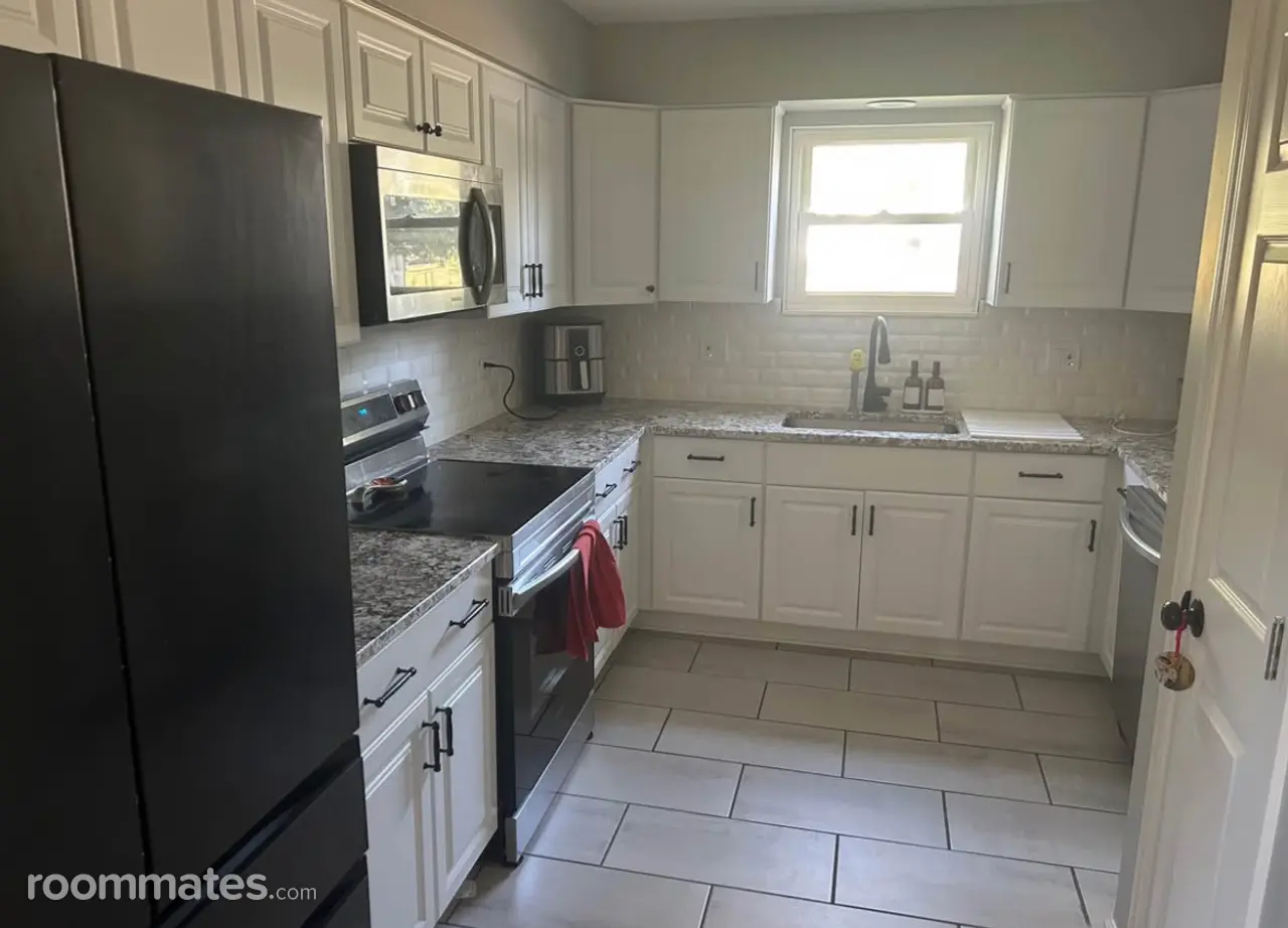 Profile photo 9 of 10