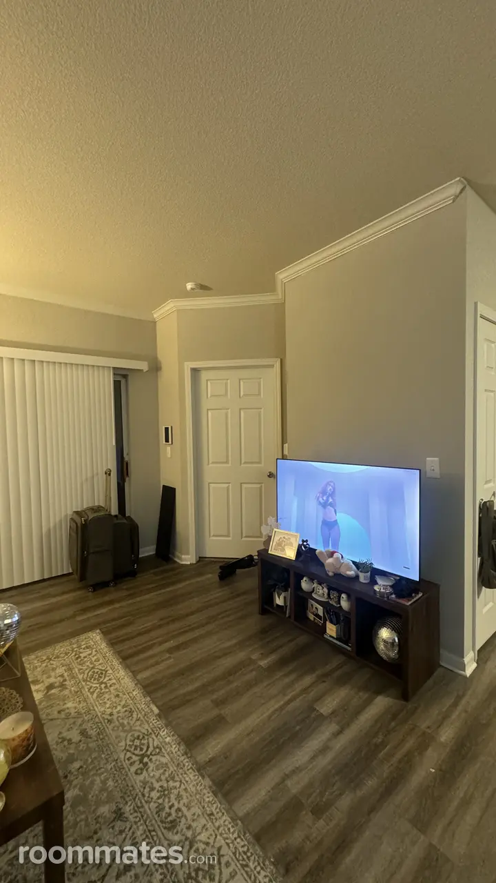 Profile photo 3 of 7