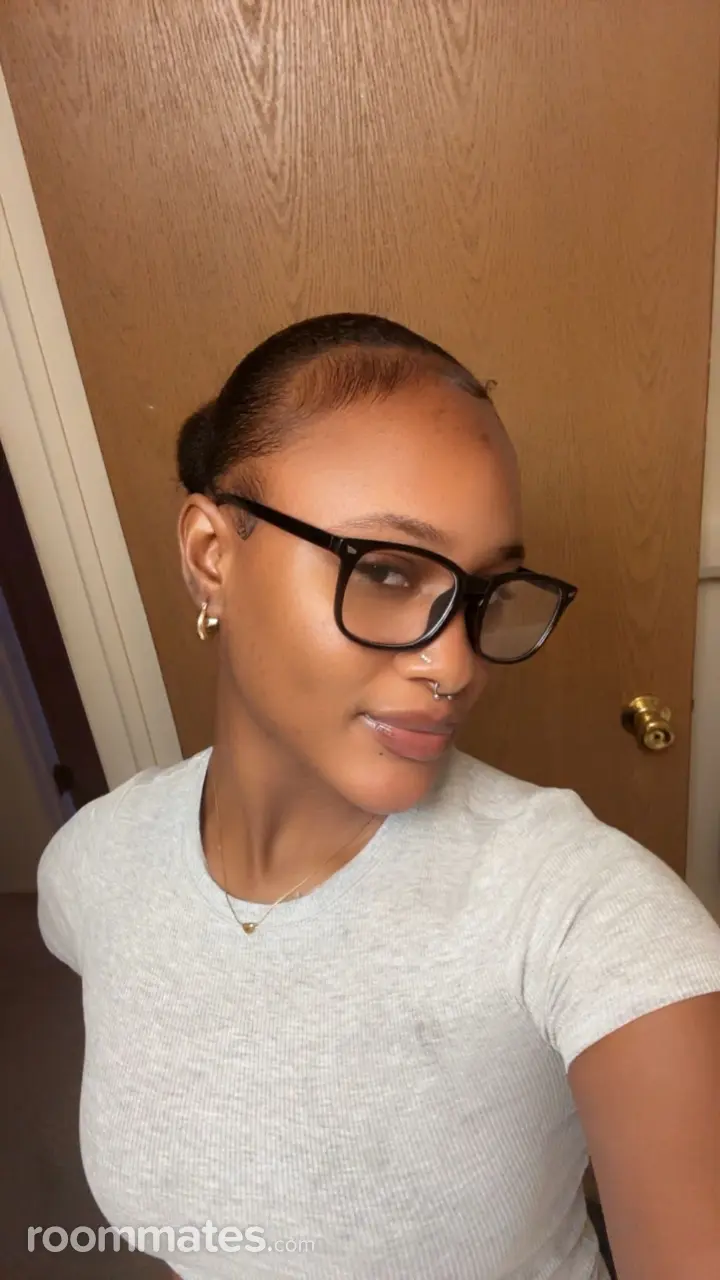 Profile photo 1 of 1