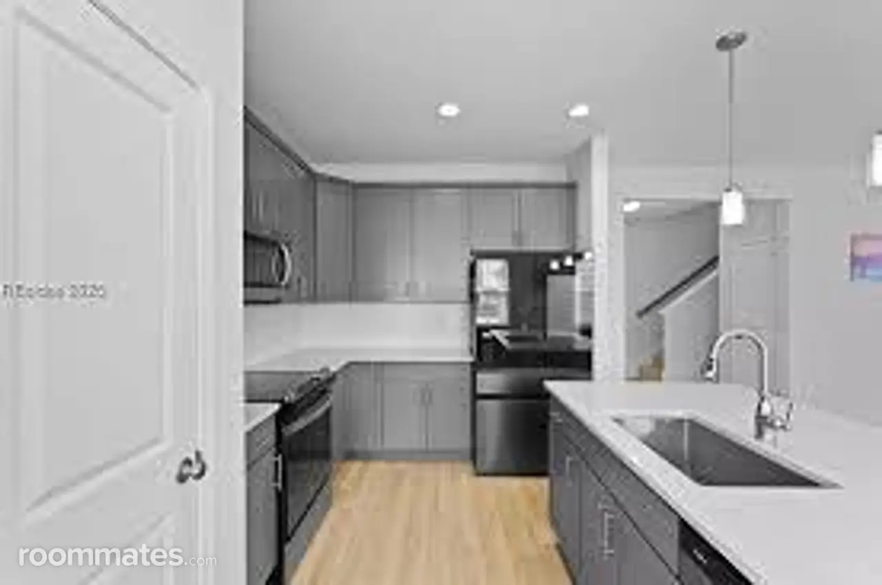 Profile photo 1 of 4