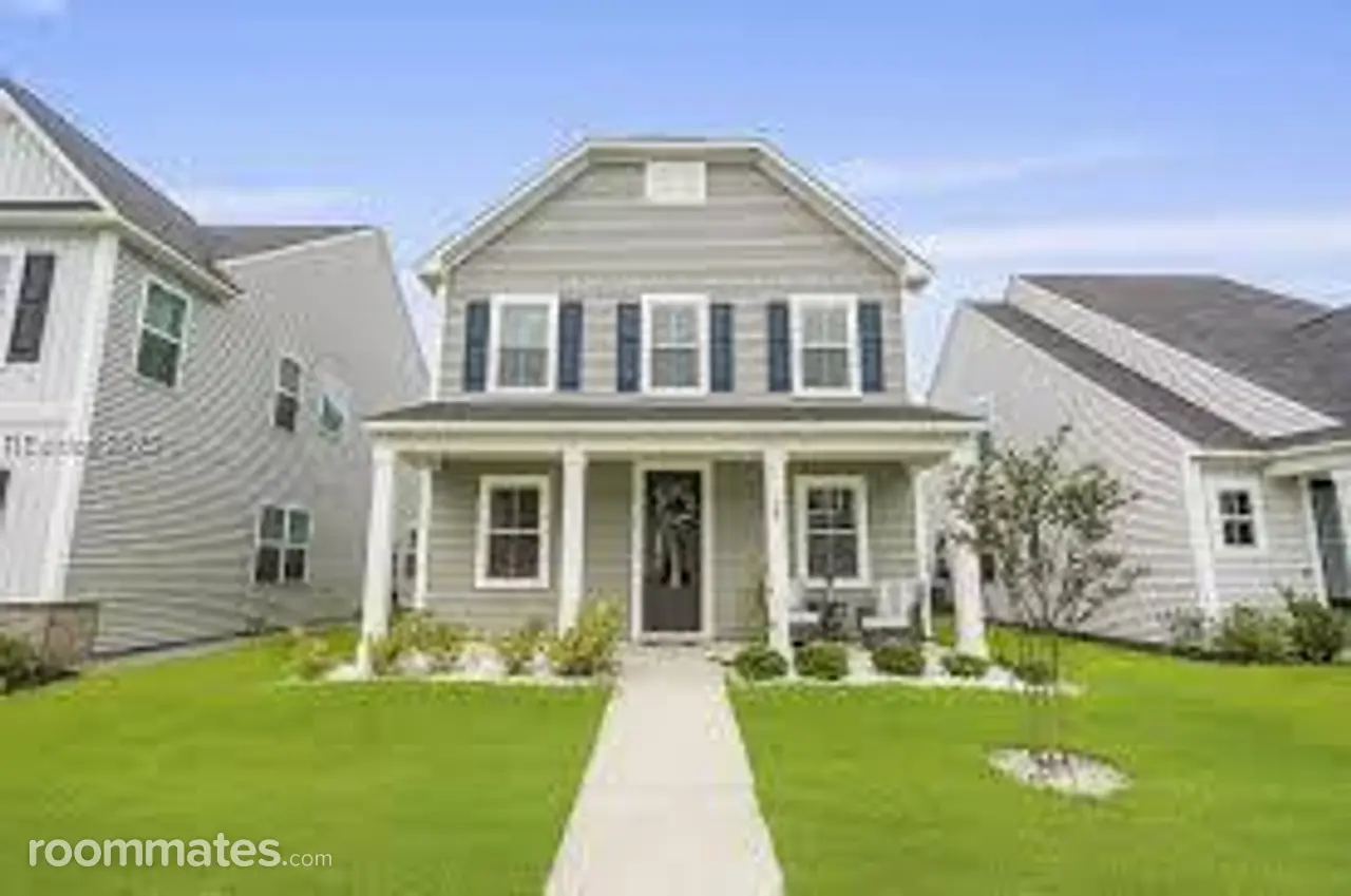 Profile photo 3 of 4