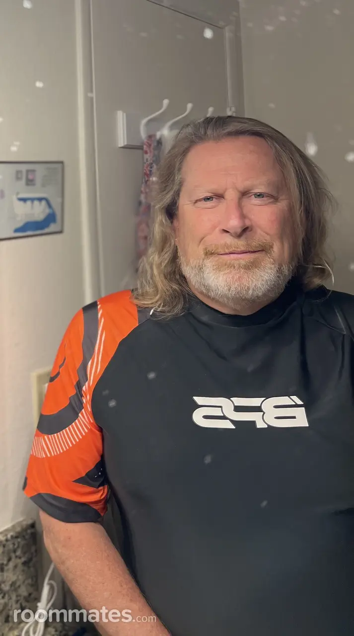 Profile photo 7 of 8