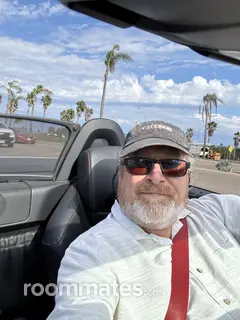 Roommate looking Oceanside, CA, $1100