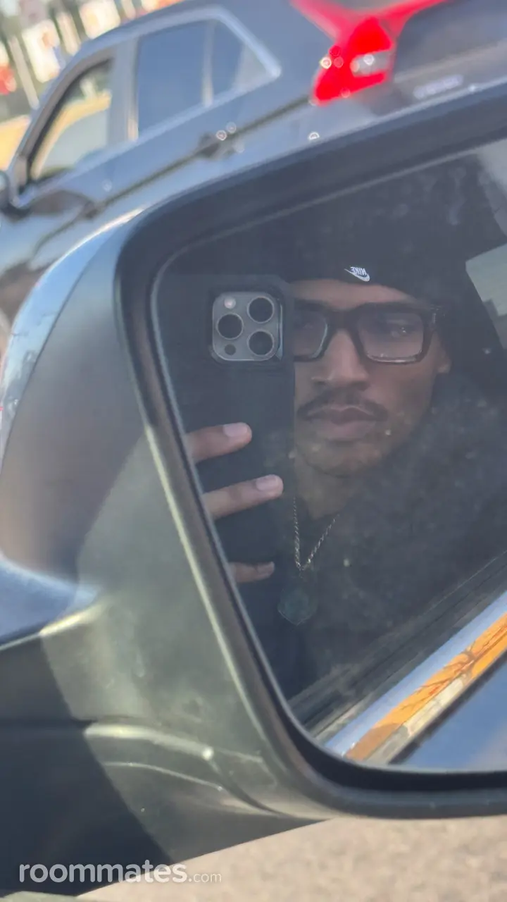 Profile photo 7 of 8