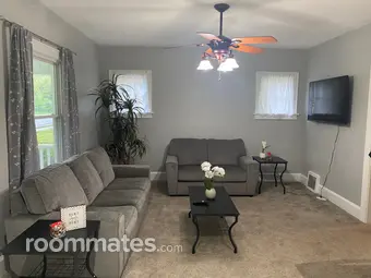 Room for rent in Canton, OH $850, house