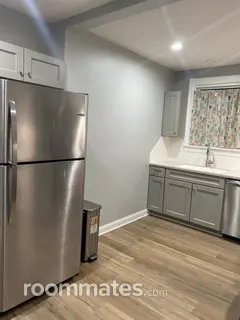 Room for rent in Canton, OH $850, house