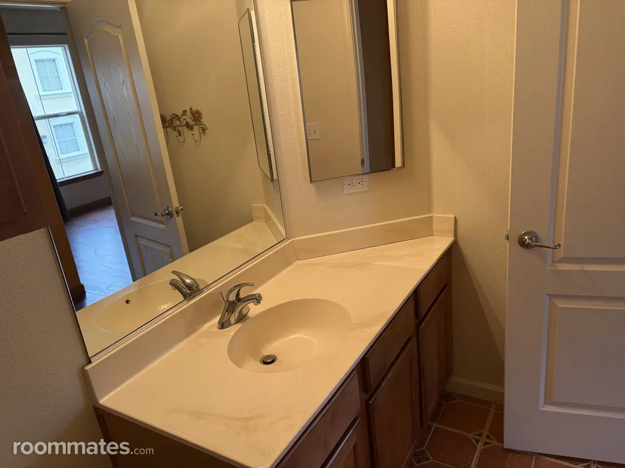 Profile photo 5 of 17