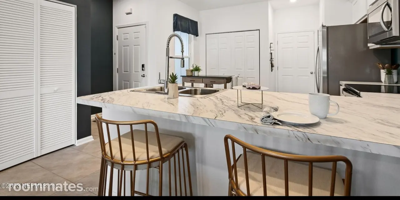 Profile photo 5 of 9