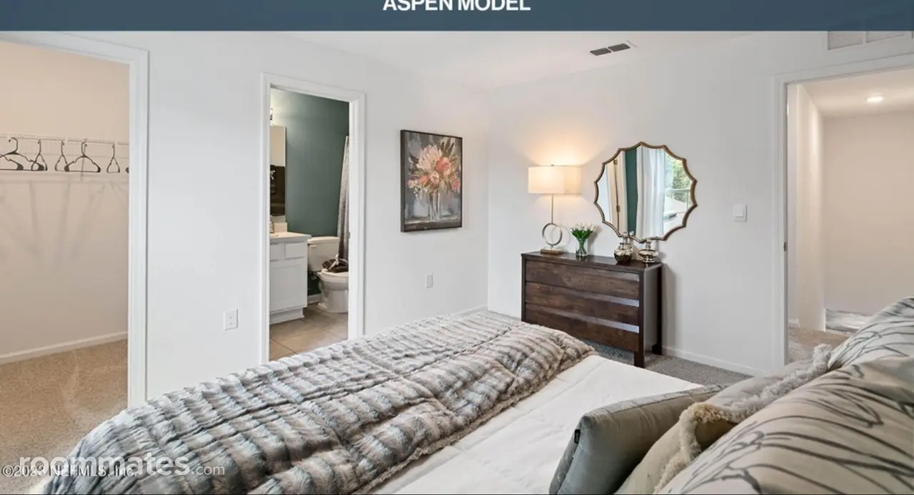 Profile photo 4 of 9