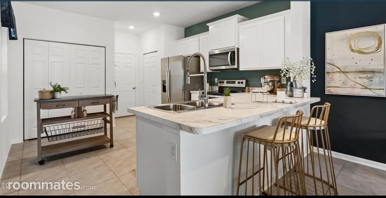 Profile photo 1 of 9