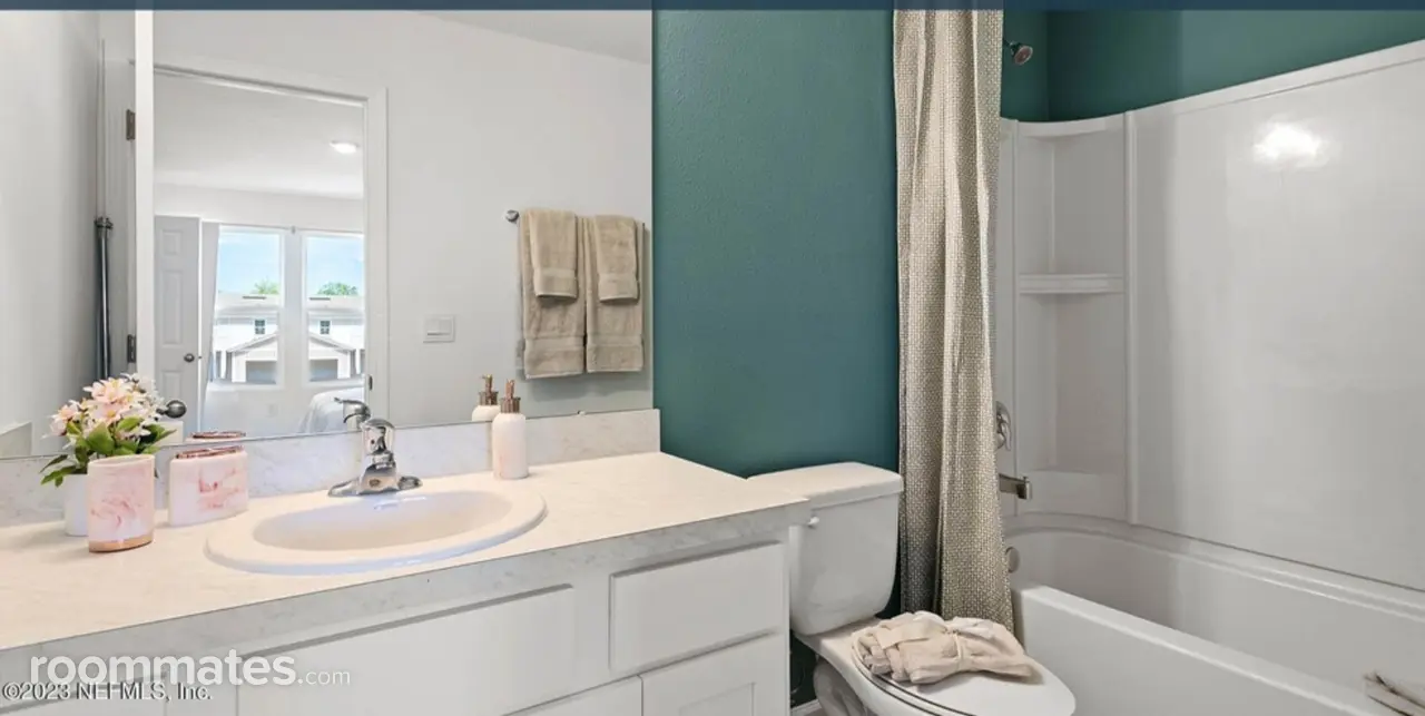 Profile photo 3 of 9