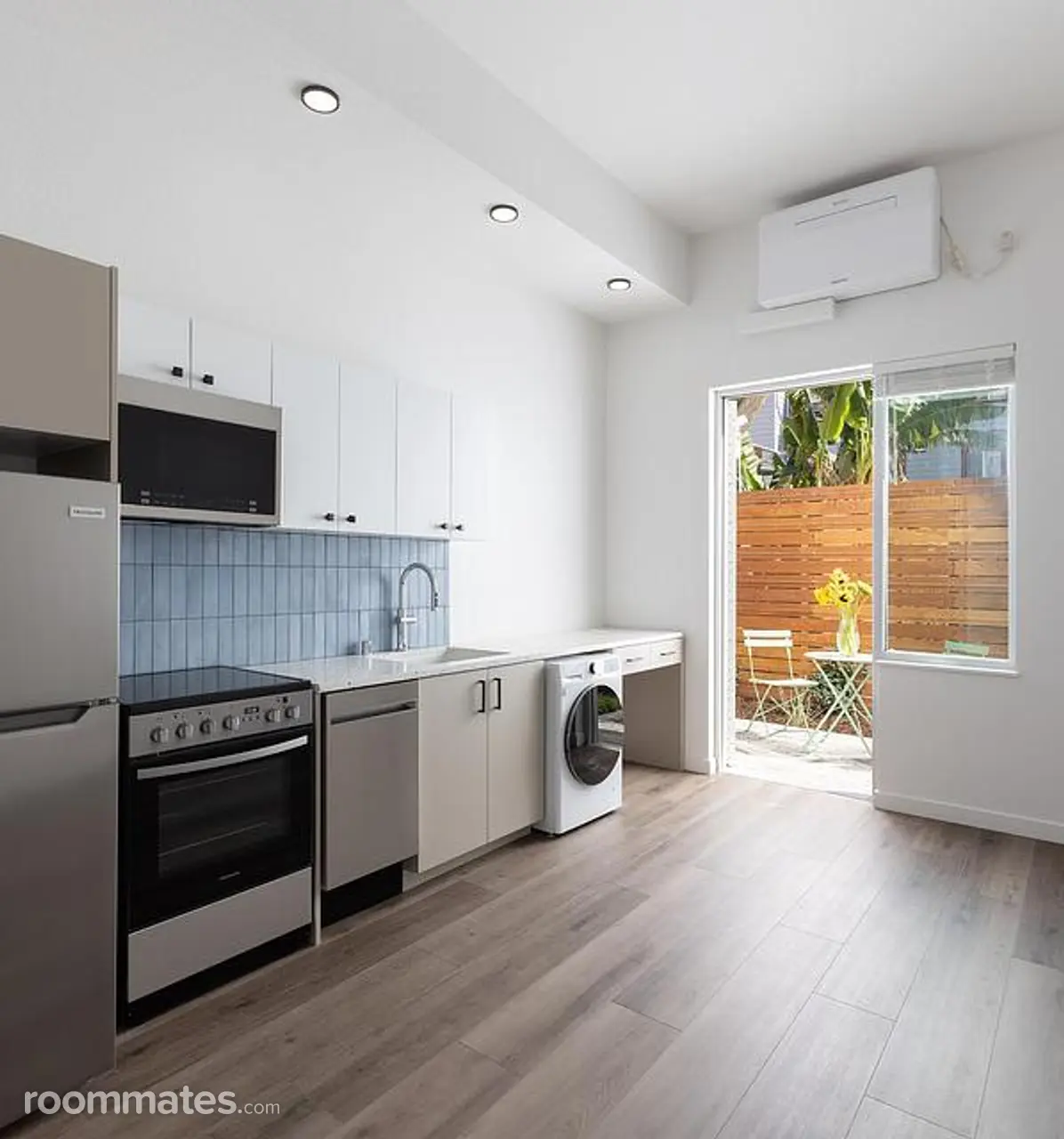 Profile photo 7 of 11