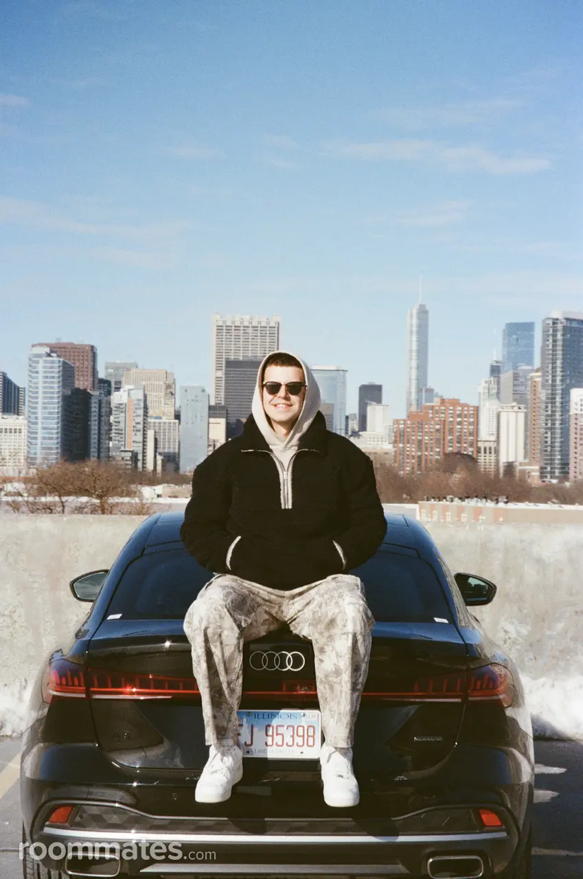 Profile photo 7 of 7