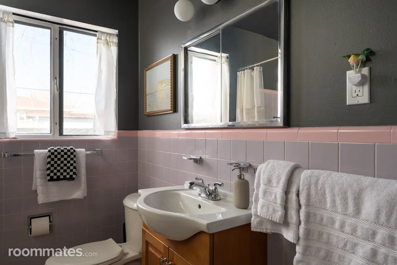 Profile photo 9 of 11