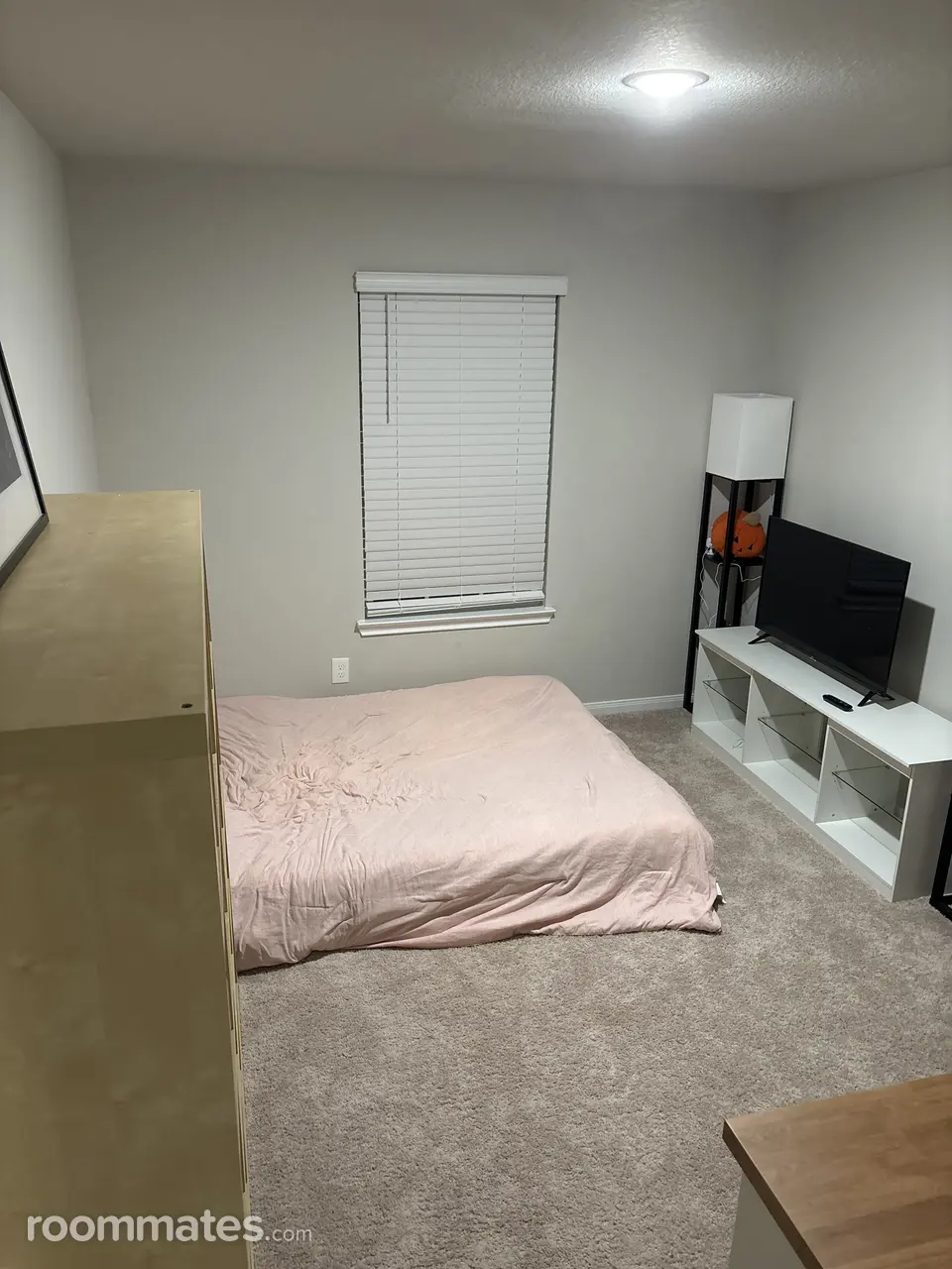 Profile photo 1 of 4