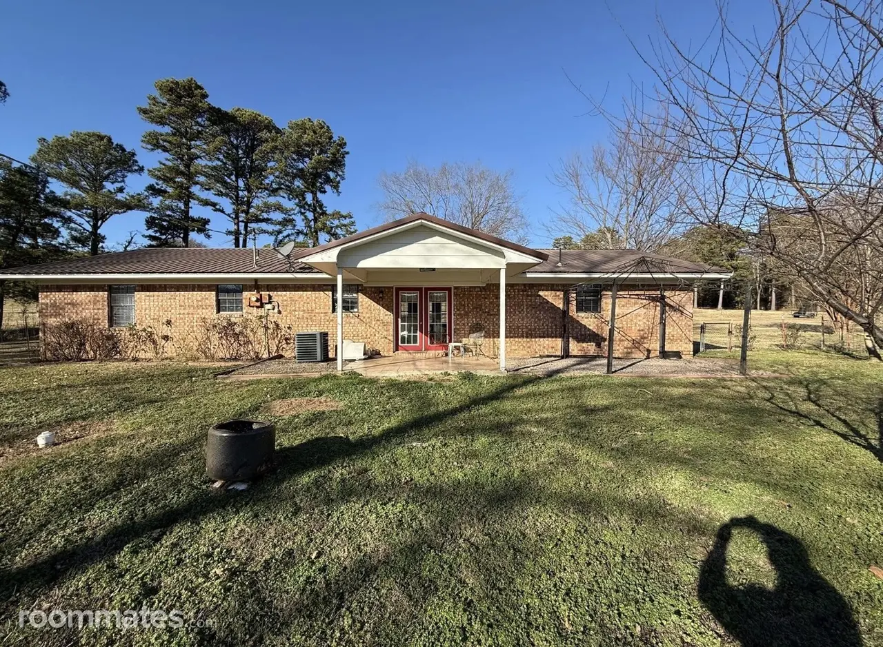 Profile photo 3 of 8