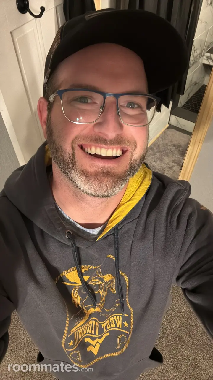 Profile photo 4 of 4