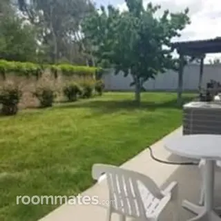 Room for rent in Elk Grove, CA $800, house