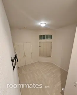 Room for rent in Elk Grove, CA $750, house