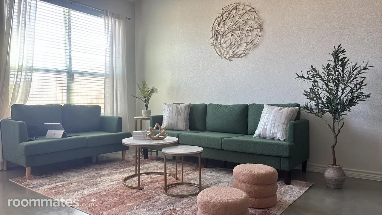 Profile photo 1 of 11