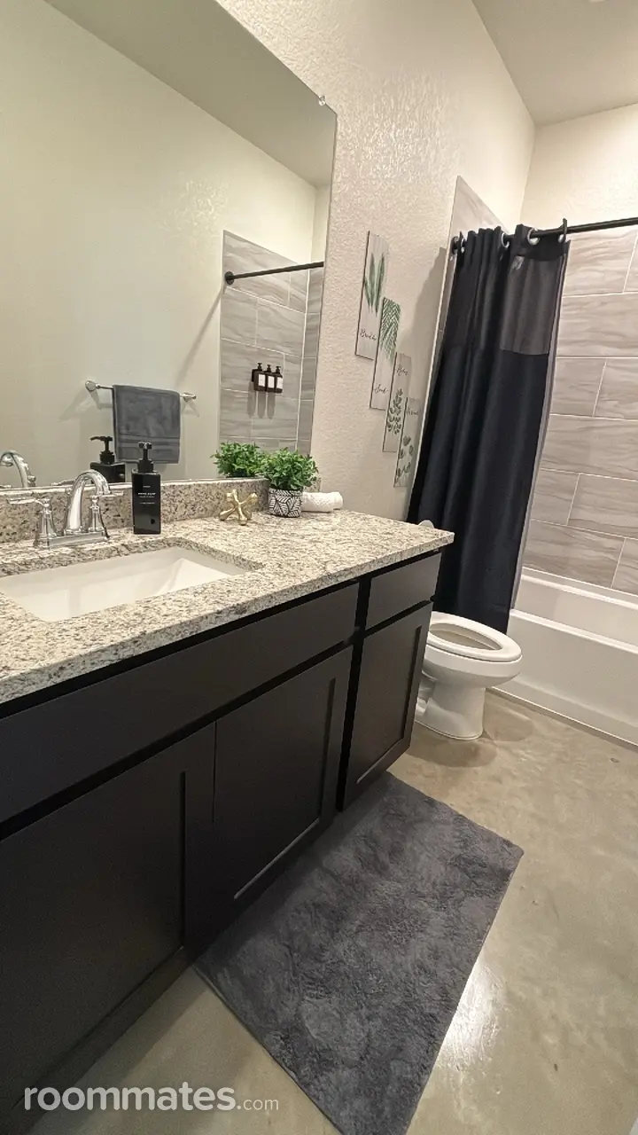 Profile photo 8 of 11