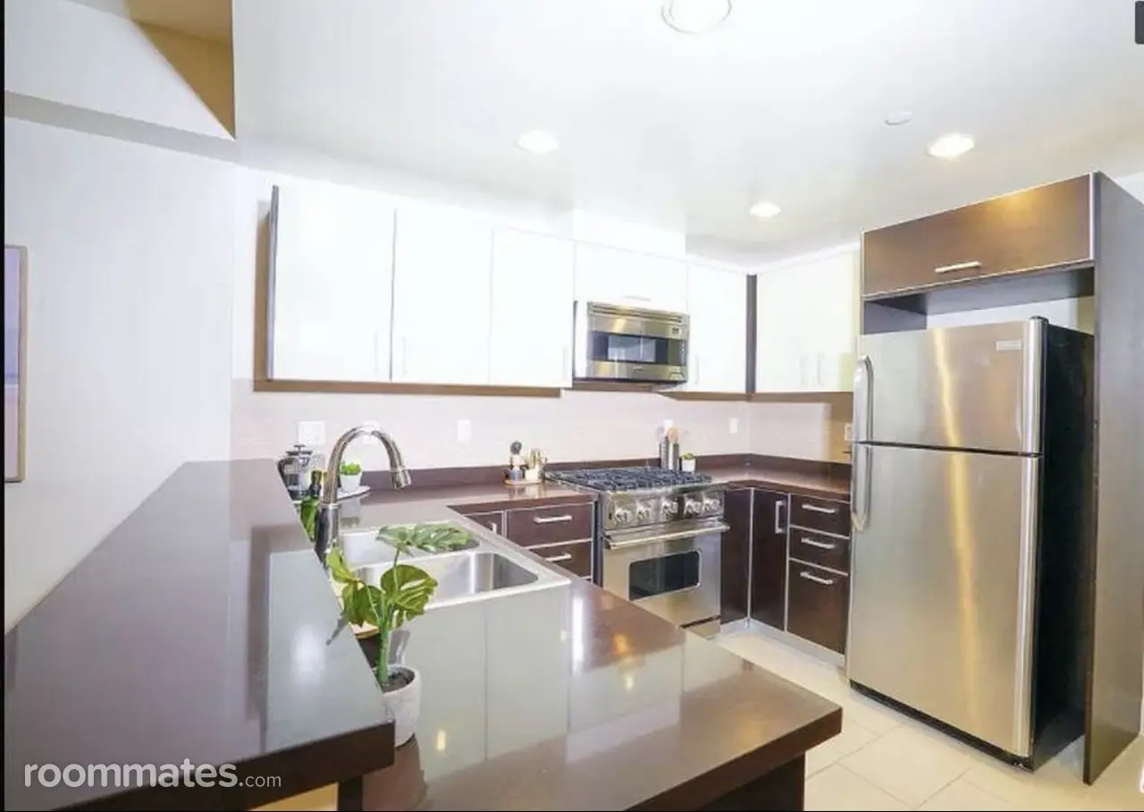 Profile photo 4 of 10