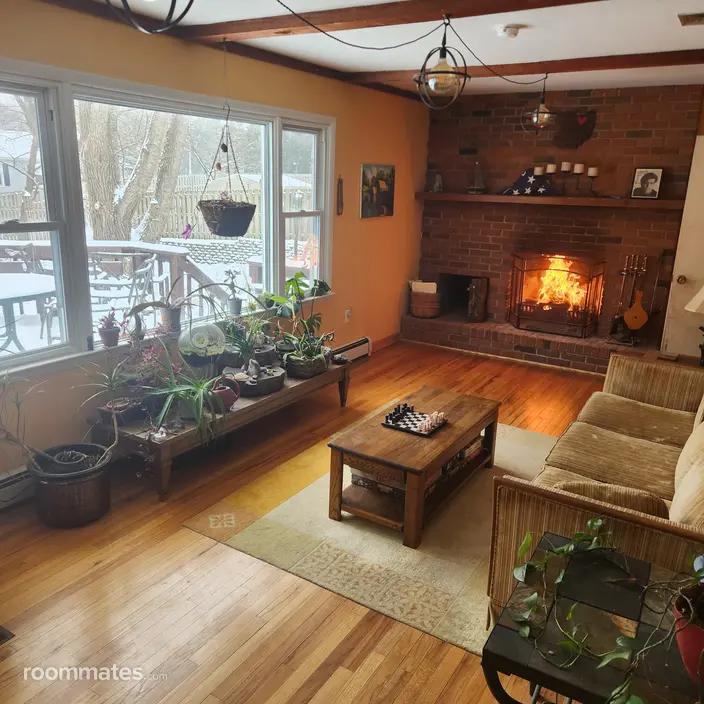 Room for rent in Kent, OH $600, house