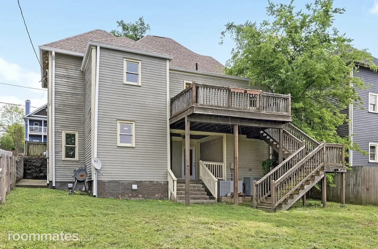 Profile photo 9 of 10