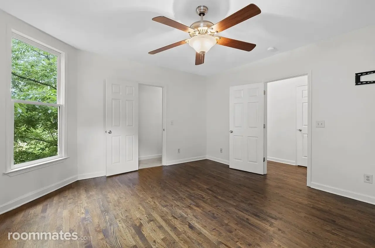 Profile photo 2 of 10