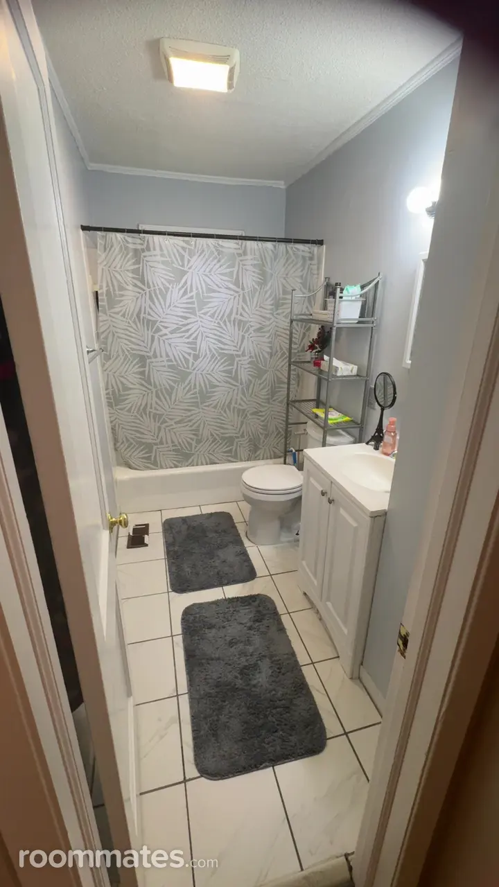 Profile photo 3 of 12