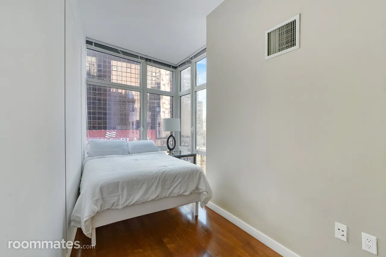 Profile photo 1 of 11