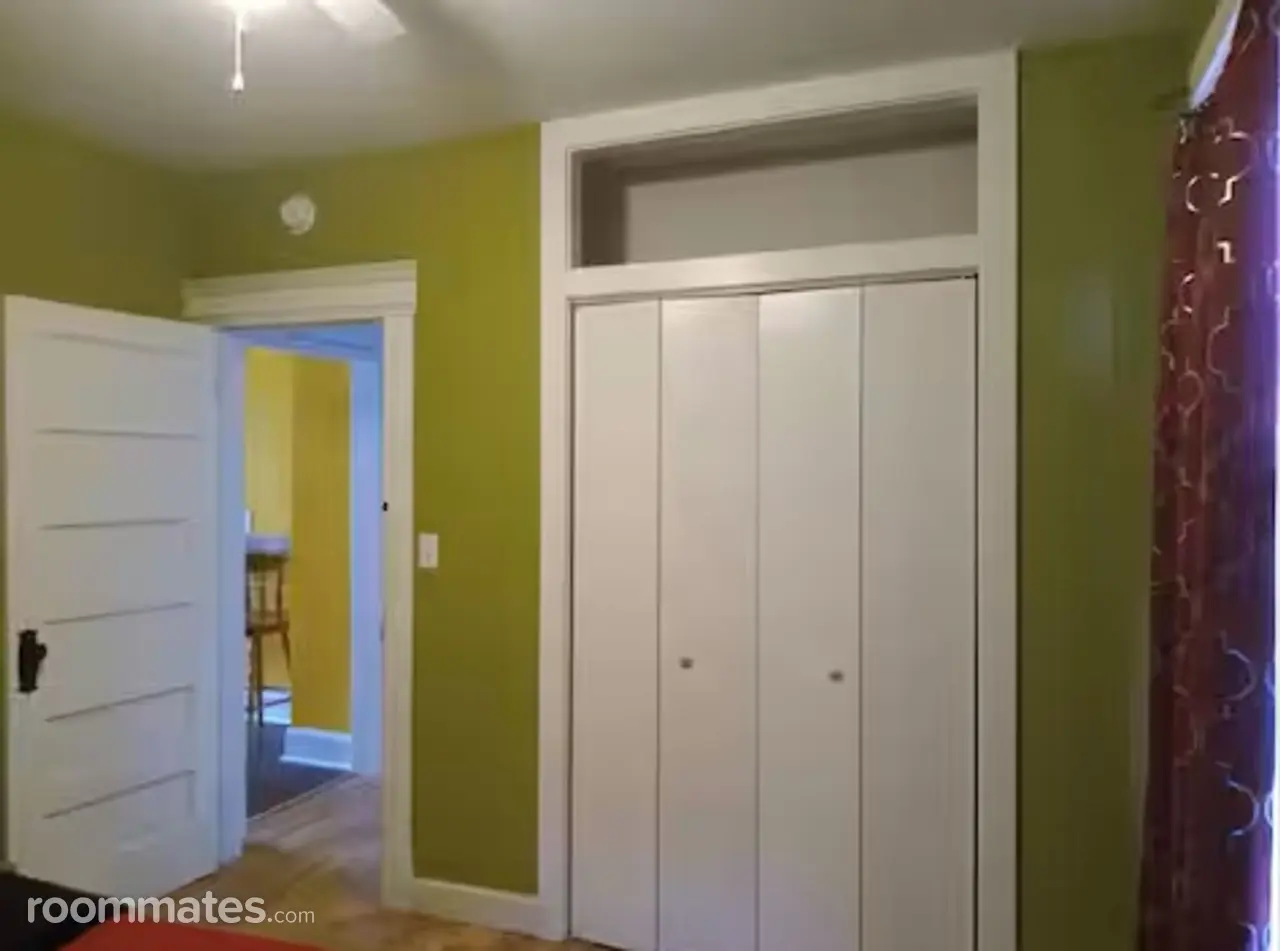 Profile photo 3 of 4