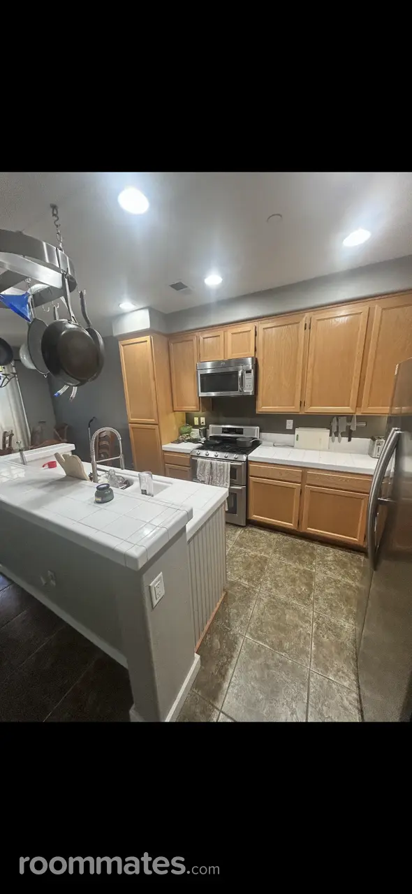 Profile photo 4 of 6