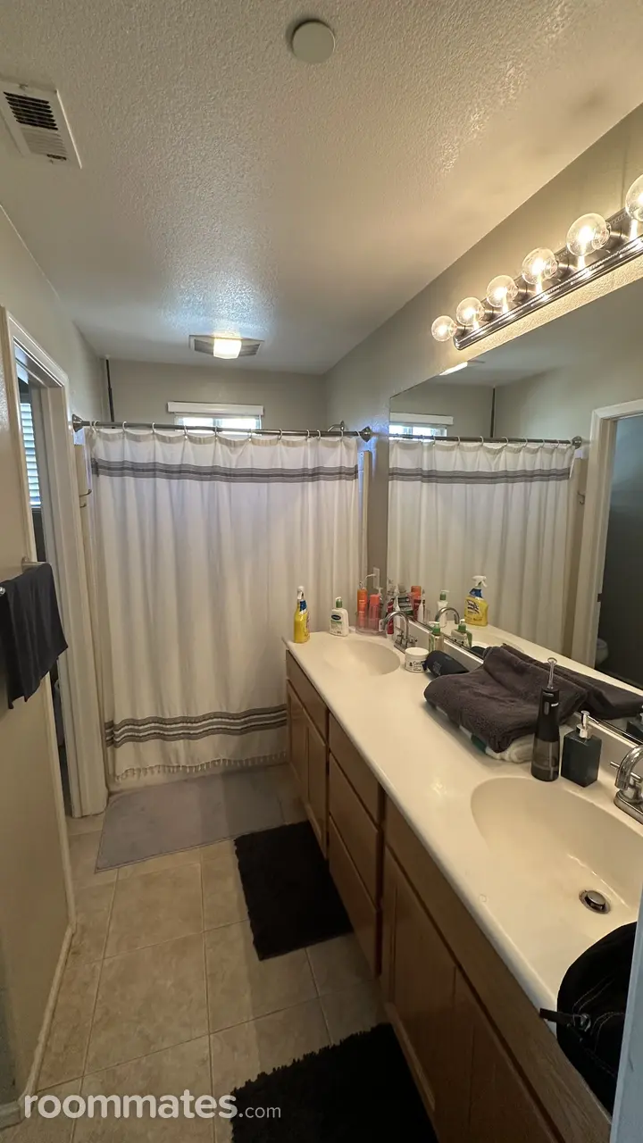 Profile photo 2 of 6