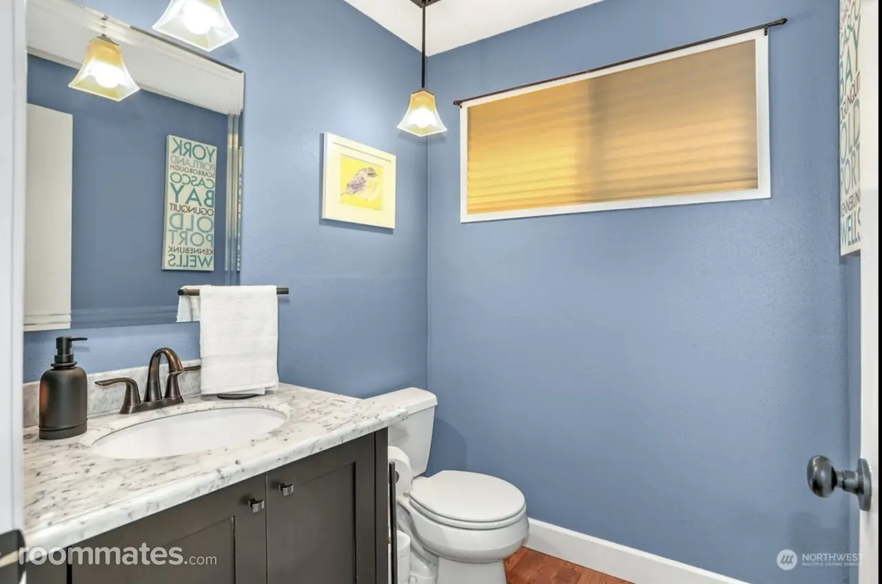 Profile photo 7 of 17