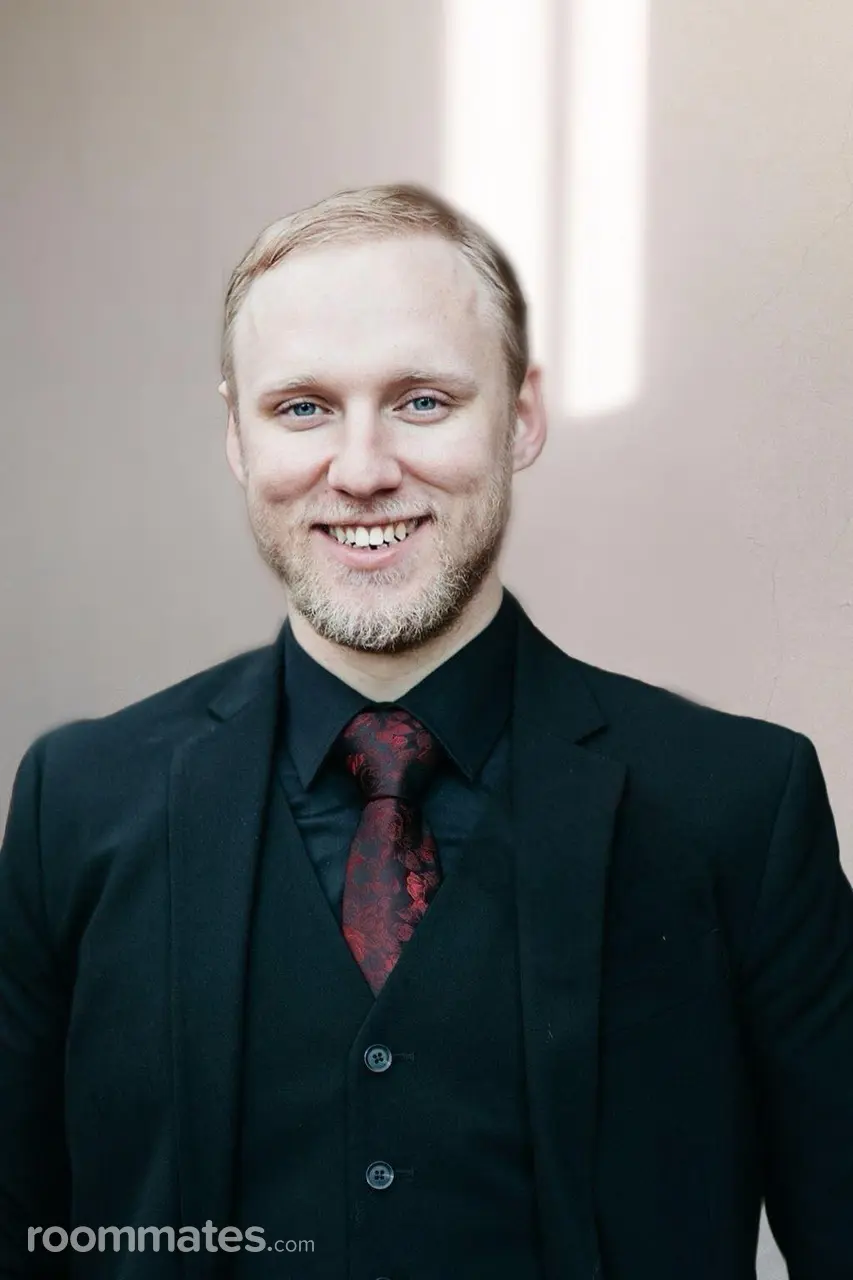 Profile photo 17 of 17