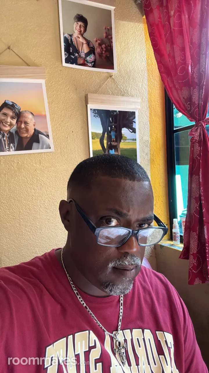 Profile photo 1 of 1