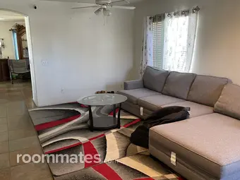Room for rent in Victorville, CA $750, house