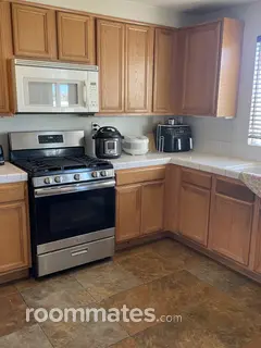Room for rent in Victorville, CA $750, house