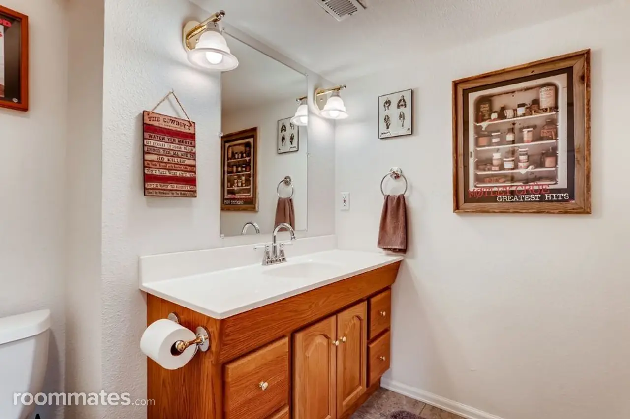 Profile photo 8 of 11