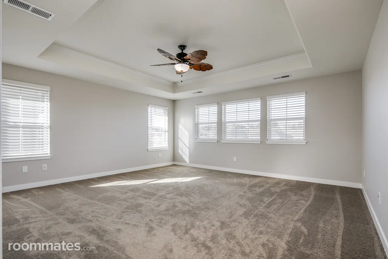 Profile photo 5 of 11