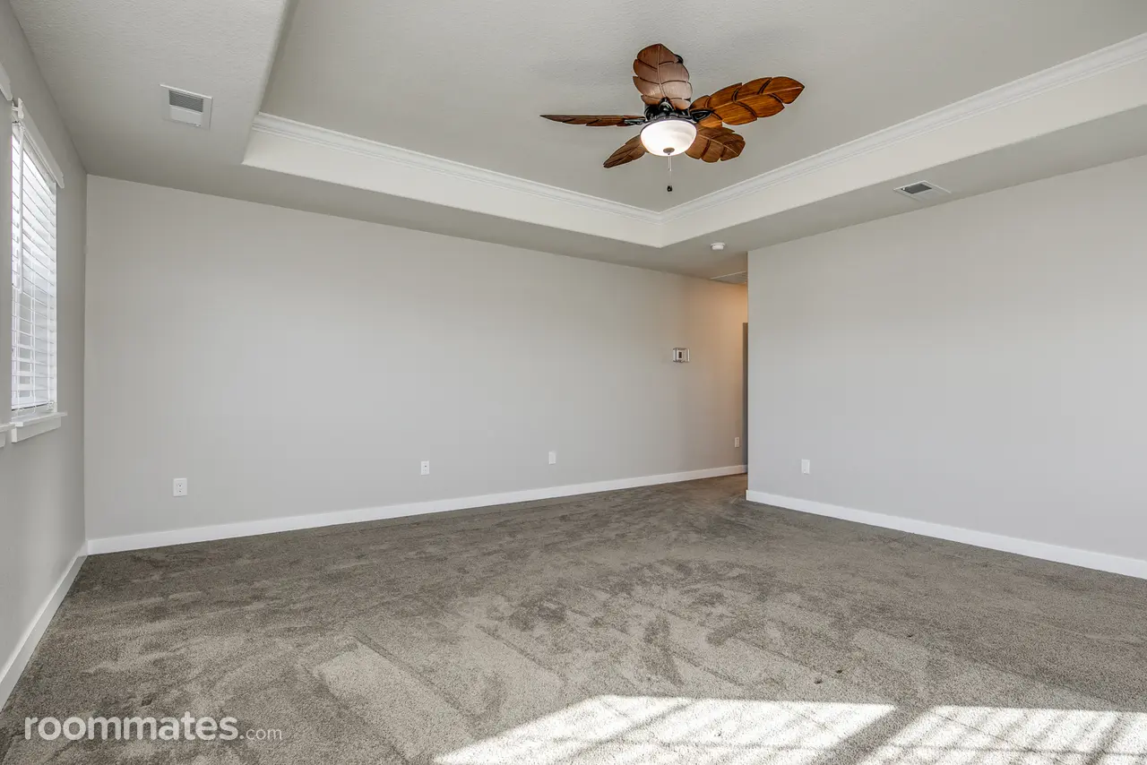 Profile photo 4 of 11